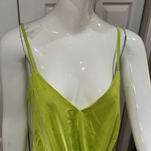 Zara green spaghetti strap front tie top - Picture 3 of 6